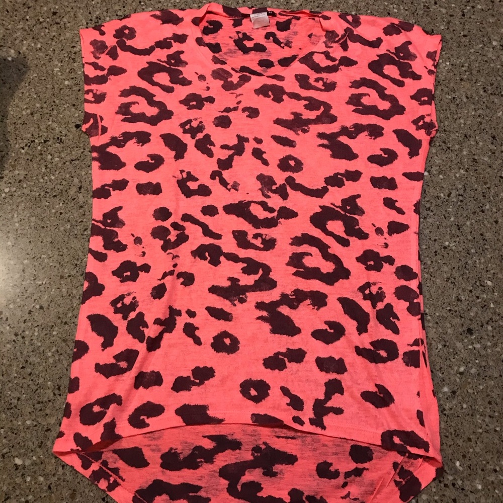 Size small pink cheetah t shirt